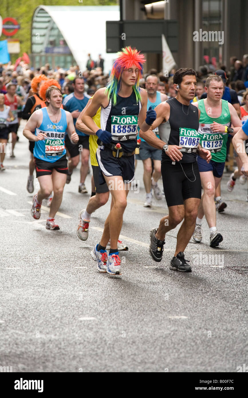 Fancy Dress Charity Läufer beim London-Marathon 2008 Stockfoto