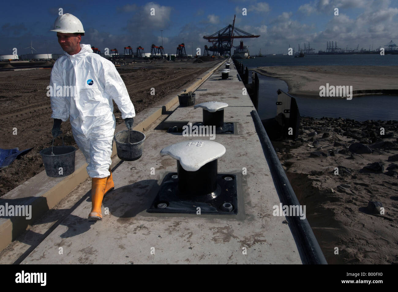 Hafen von Rotterdam Krane der Bau von Euromax Terminal und das neue Yangtzehaven mit dem ersten schon funktionieren Stockfoto