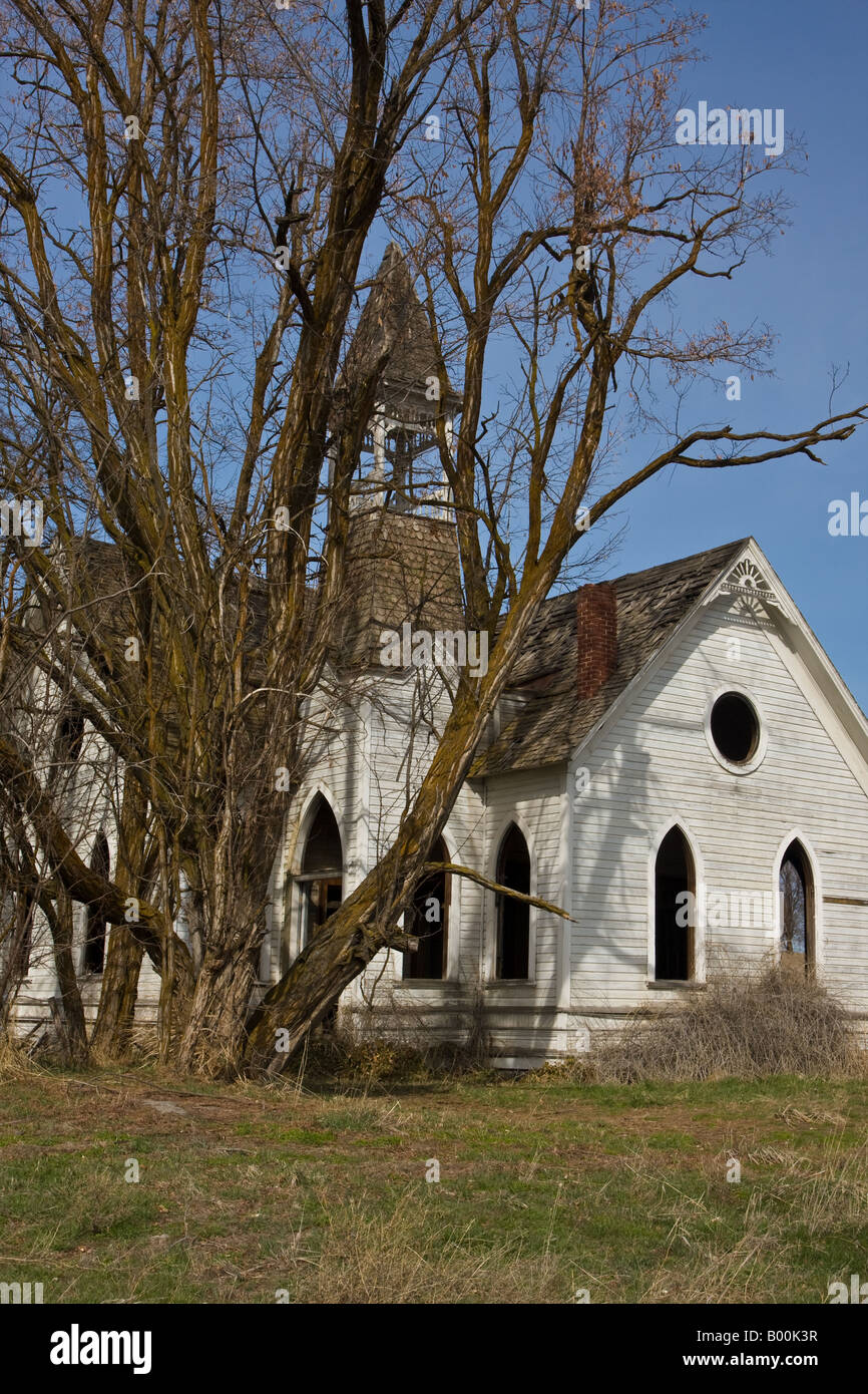 Alte verlassen Kirche befindet sich In Grass Valley Oregon Stockfoto