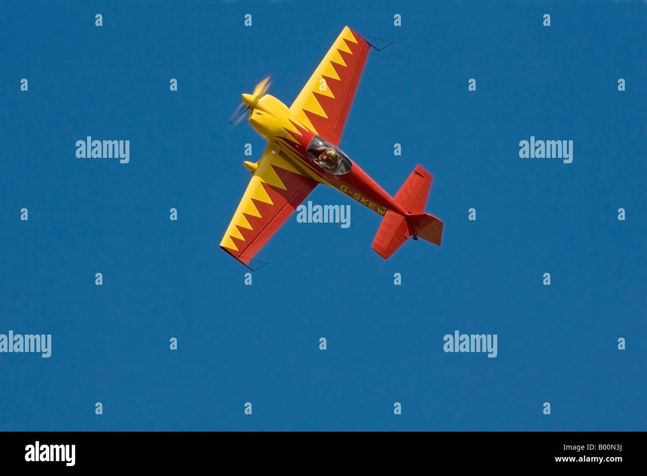 CAP 232 G-SKEW Einzelsitz Kunstflug Flugzeug im Flug Stockfoto