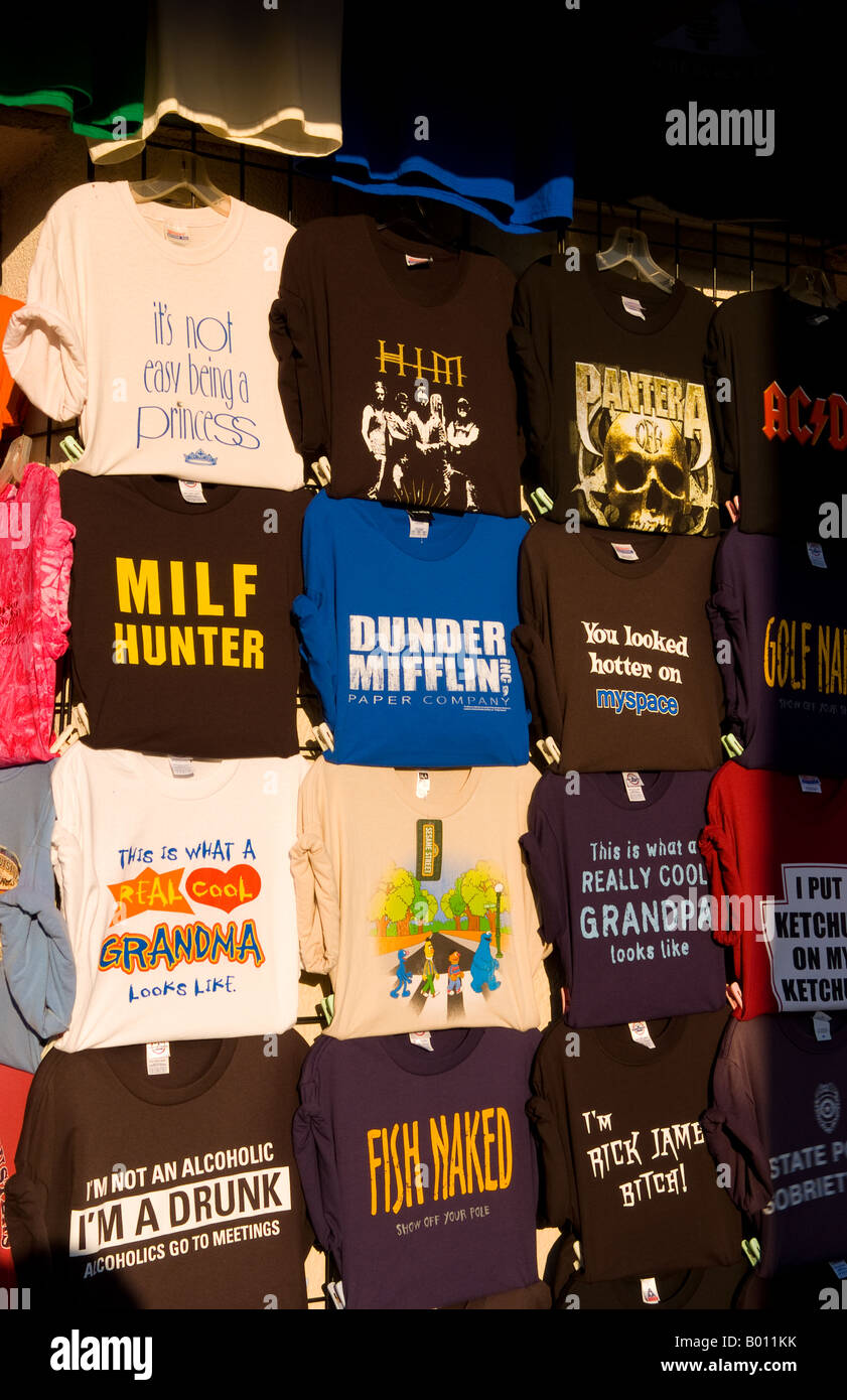 T-Shirts im Shop am Venice Beach aufzurufen Muscle Beach in Los Angeles  Kalifornien Stockfotografie - Alamy