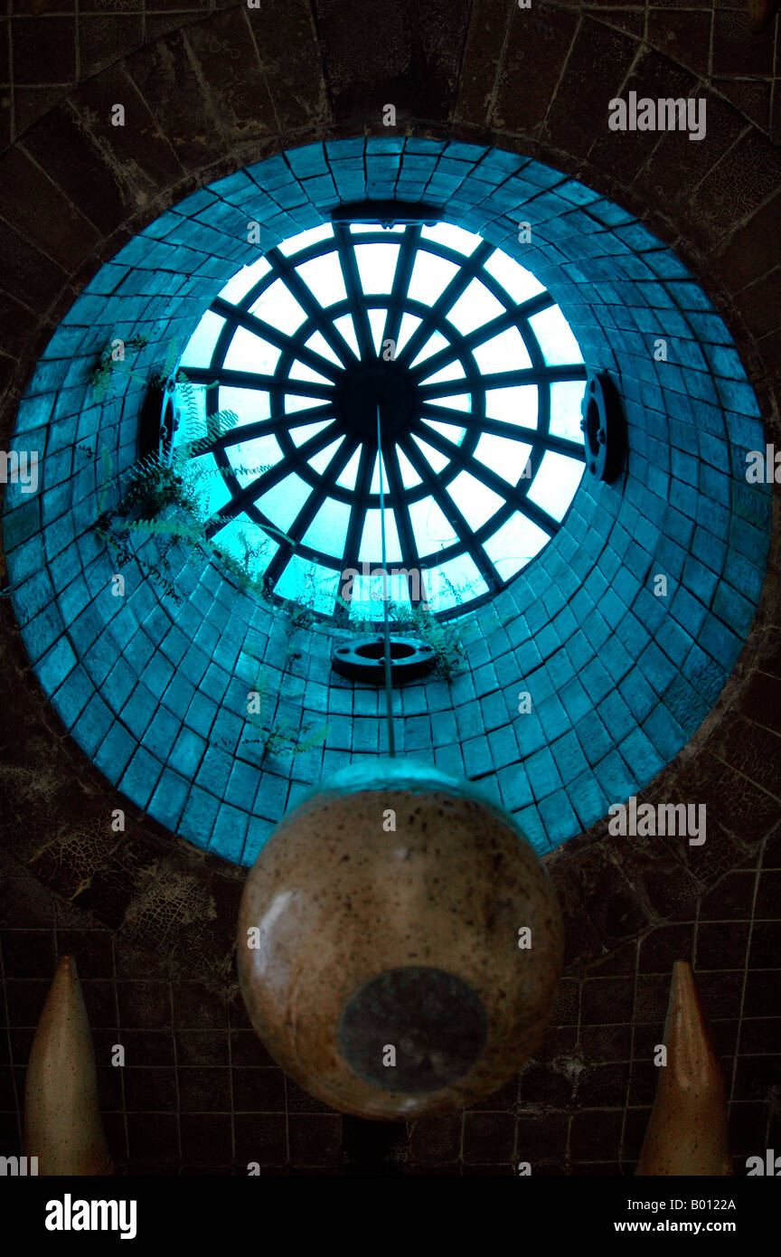 Architektonische Verwendung von keramischen Fliesen auf Oficina Brennand in Recife, erstellt von brasilianischen Malers und Bildhauers Francisco Brennand. Stockfoto