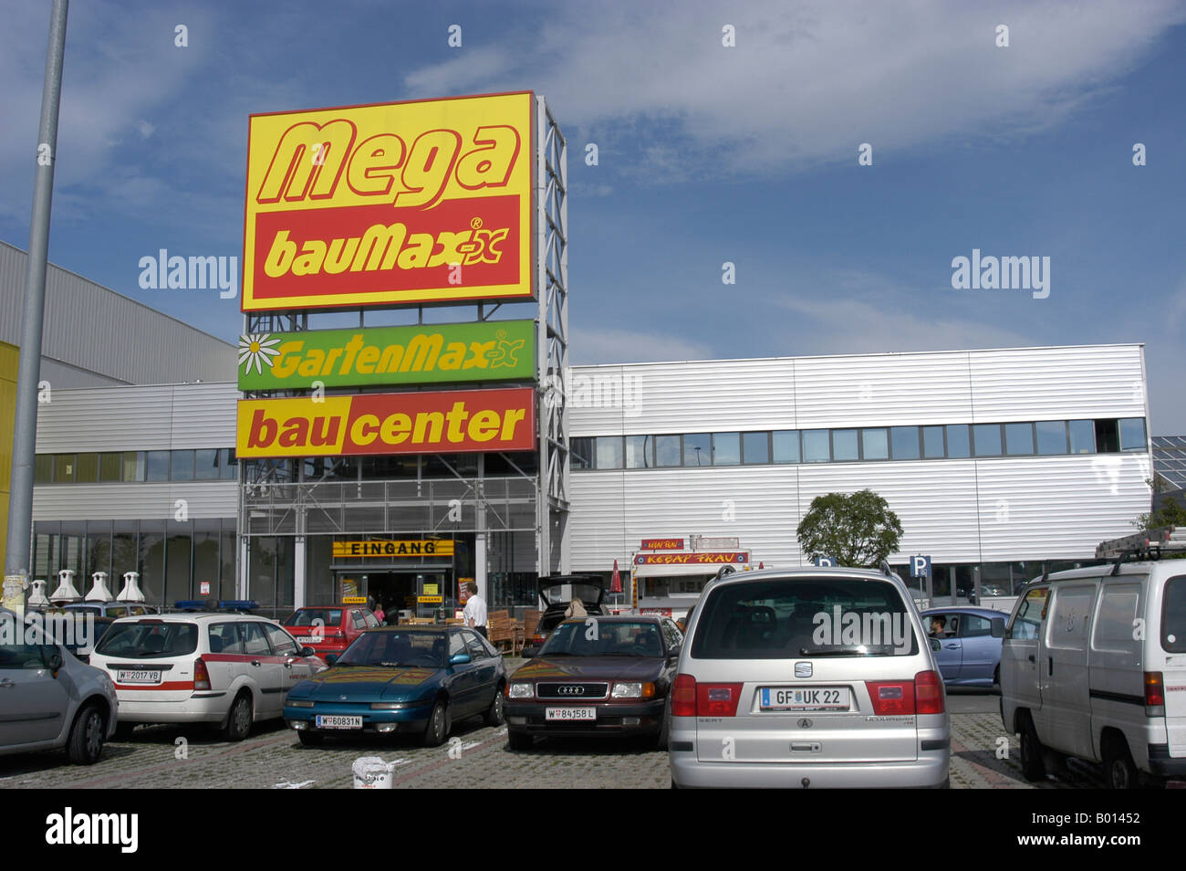 Mega Baumax im Gewerbegebiet Stadlau Stockfoto