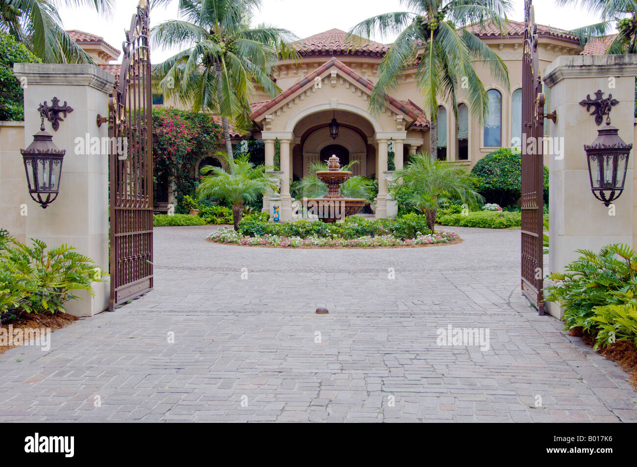 Galeone Laufwerk Häuser in Naples Florida USA Stockfoto
