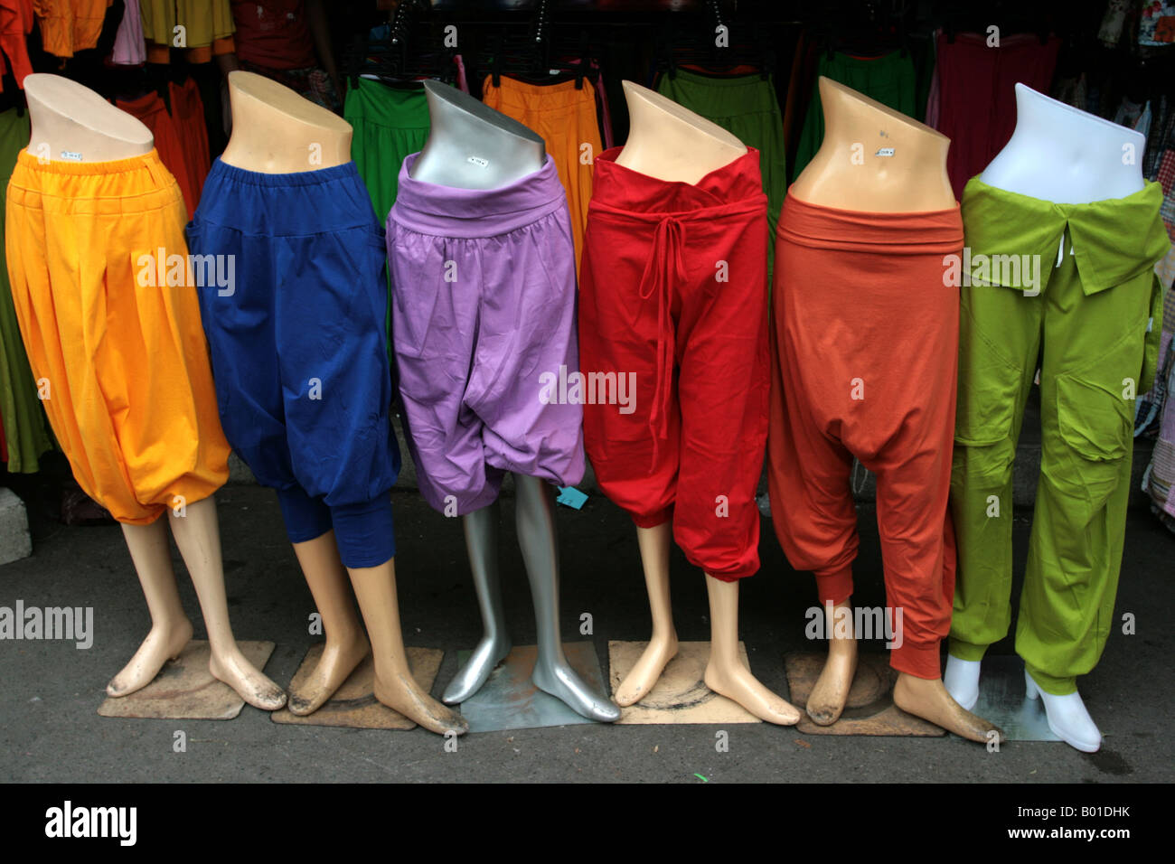Mannakins in Pantaloons Stockfoto