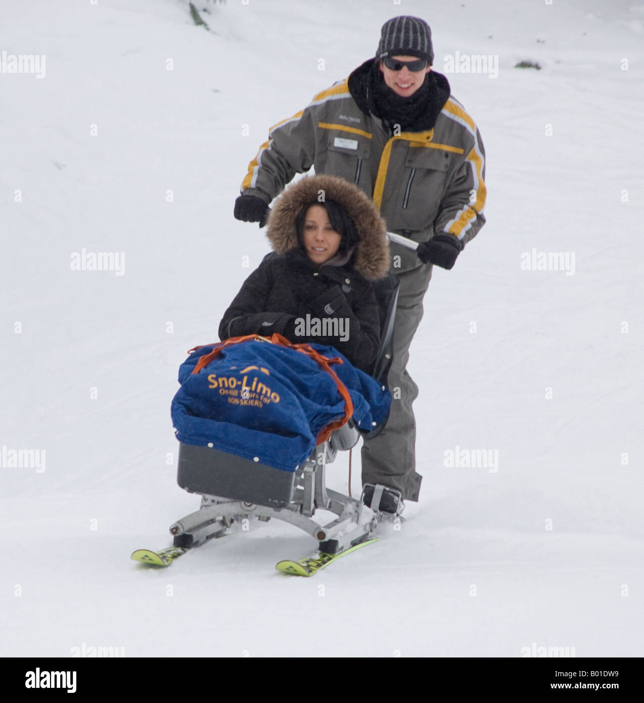 Sno-Limos gleiten eine Loipe im Grouse Mountain Ski Resort in Vancouver British Columbia Kanada Stockfoto
