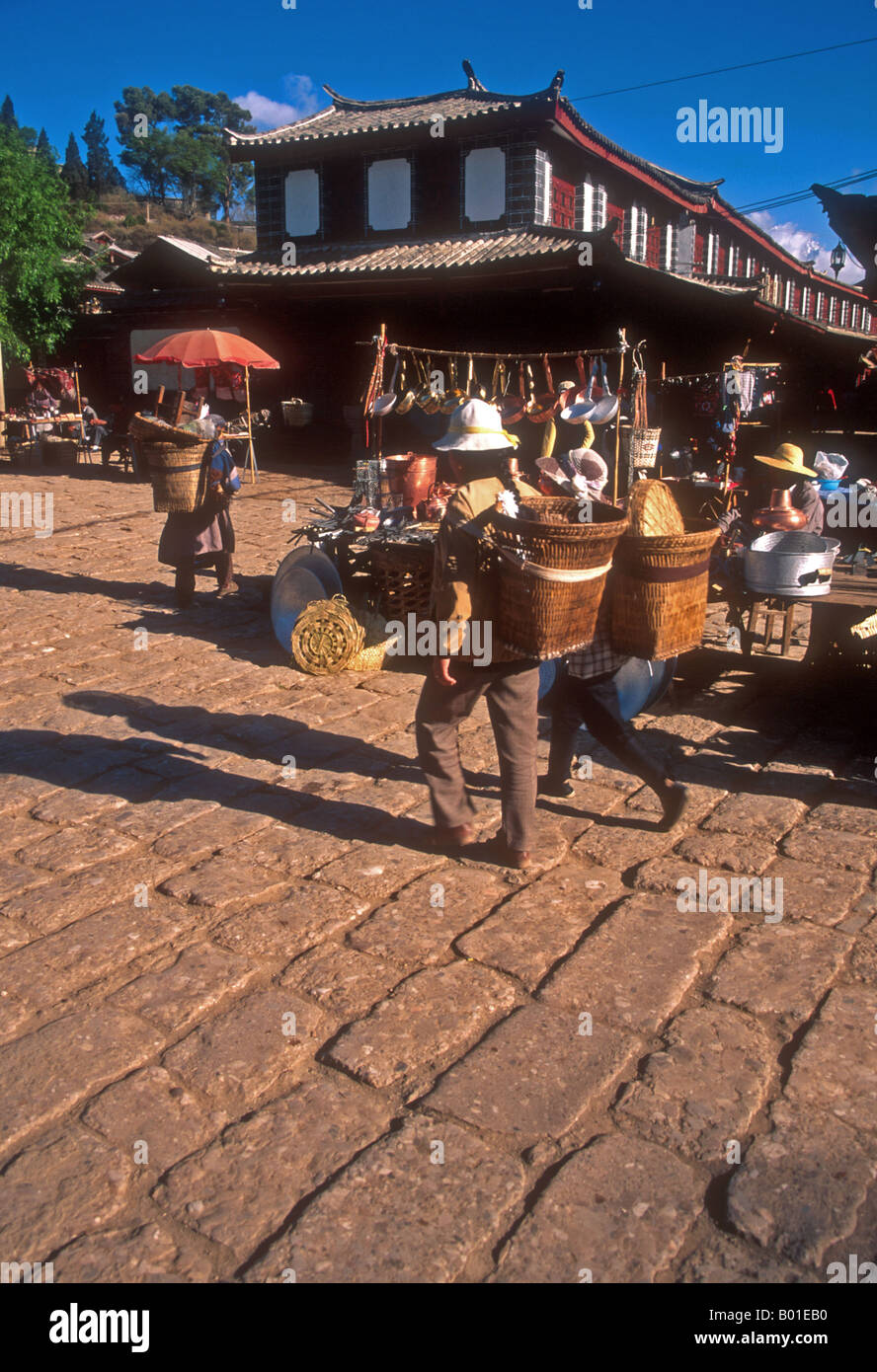 Altstadt Lijiang Stein Straßenszene Stockfoto