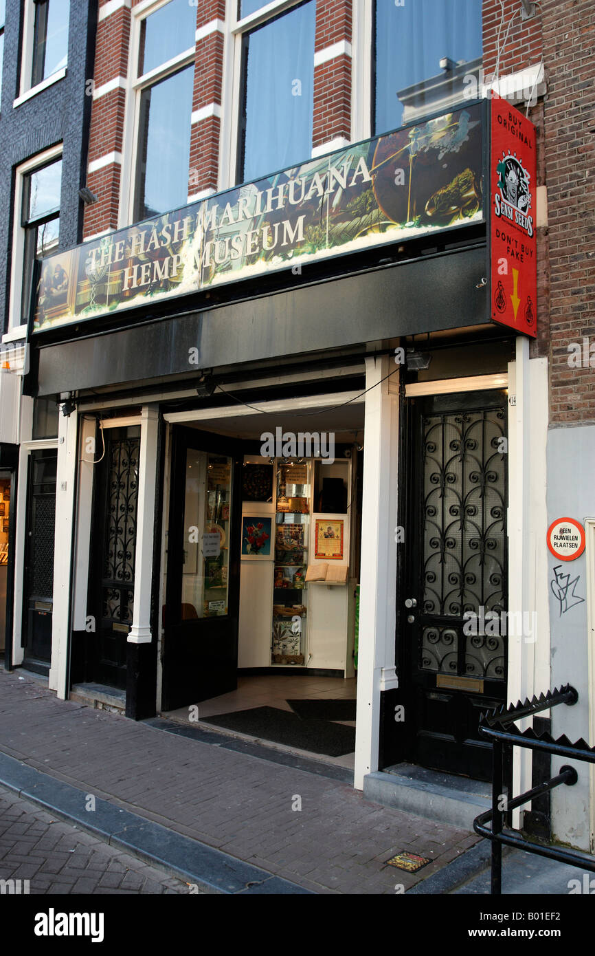 Hash Marihuana Hemp Museum entlang Oudezijds Achterburgwal Amsterdam Niederlande Nord-Holland-Europa Stockfoto