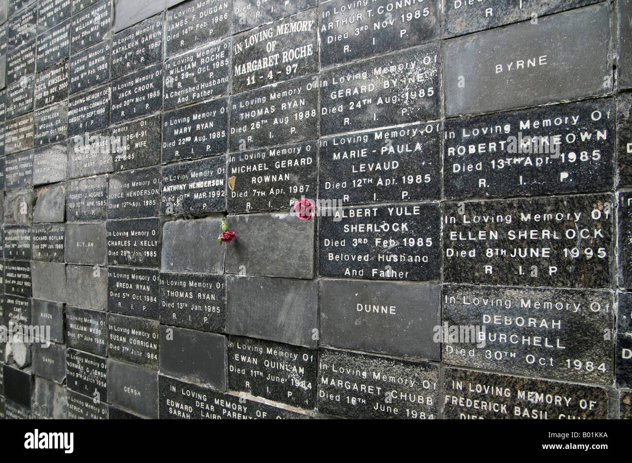 Das Kolumbarium Wand Glasnevin Prospect Friedhof Dublin Irland in memoriam die eingeäscherten Stockfoto