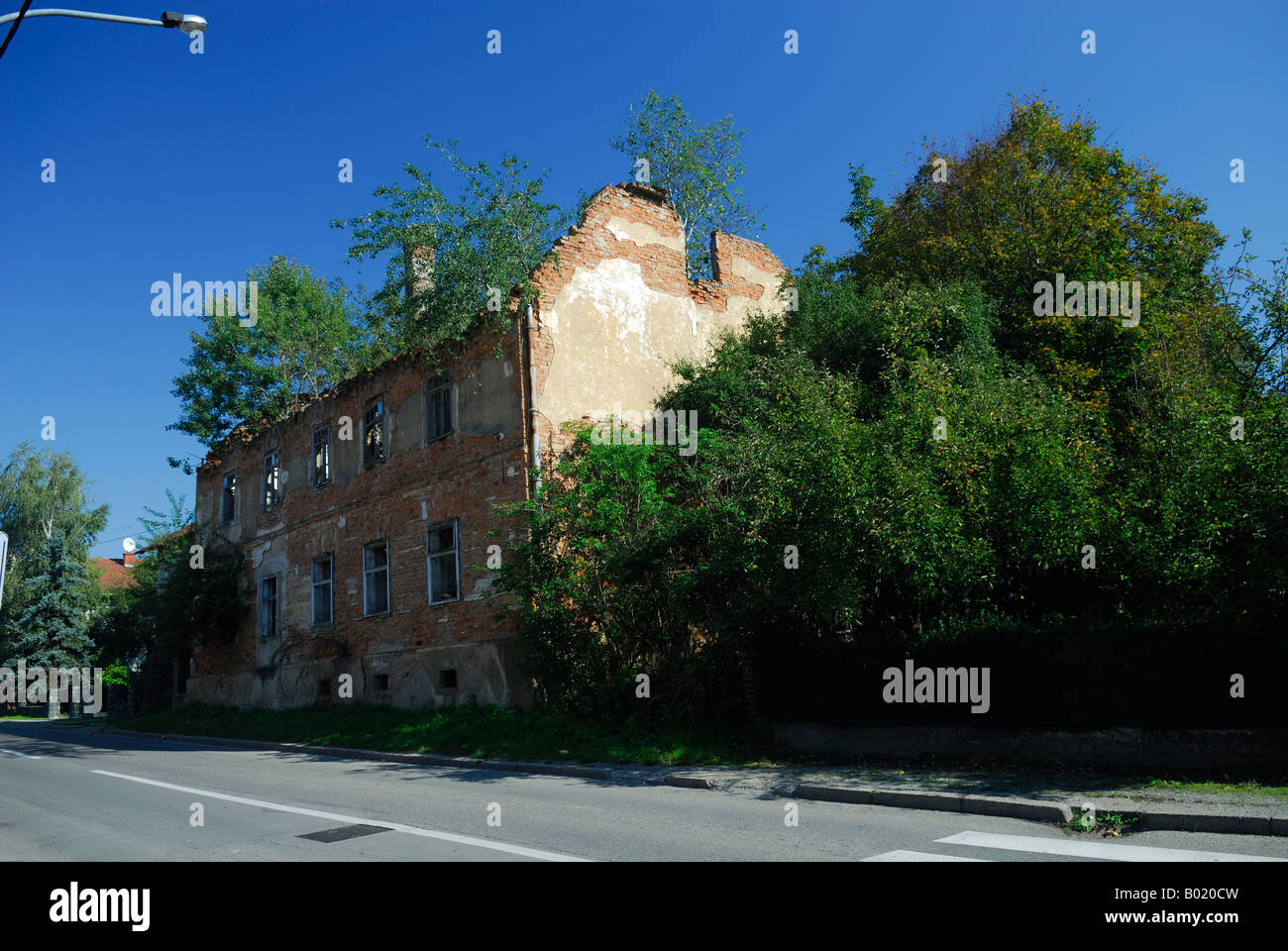 Gebäude beschädigt im Krieg 1991-1995. Petrinja, Kroatien Stockfoto