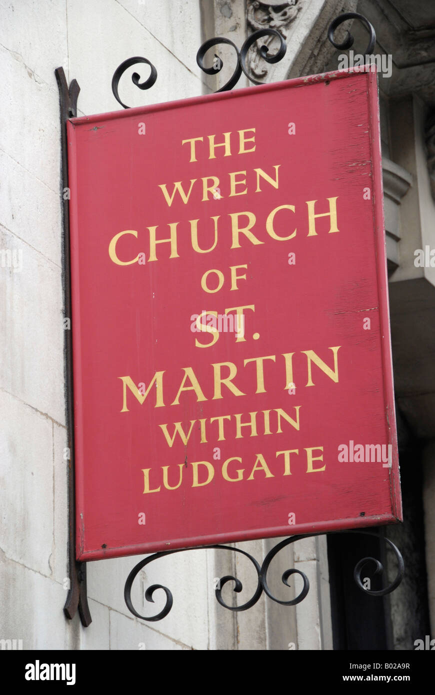Rotes Schild außen Wren Martinskirche in Ludgate Ludgate Hill London Stockfoto