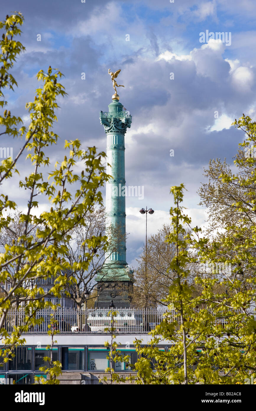 Colonne de Juillet, Place De La Bastille aus dem Arsenal Hafen, Paris, Frankreich, Europa Stockfoto