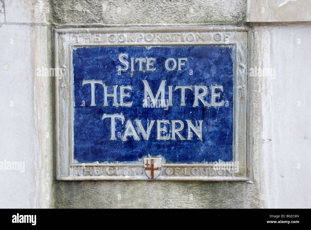 Blue City of London Corporation Plaque Kennzeichnung der Website der Mitre Tavern in Fleet Street London Stockfoto