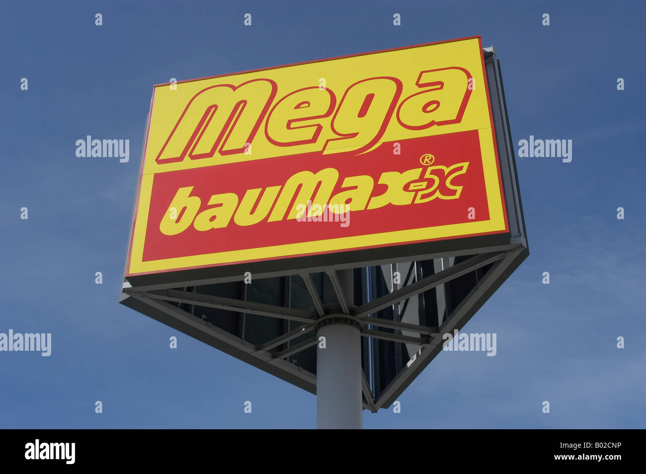 Mega Baumax im Gewerbegebiet Stadlau Stockfoto
