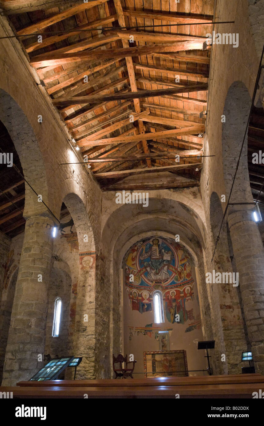 Innenraum eines romanischen Stils Kirche Sant Climent de Taüll (Taüll, Vall de Boi, Katalonien, Spanien) Stockfoto