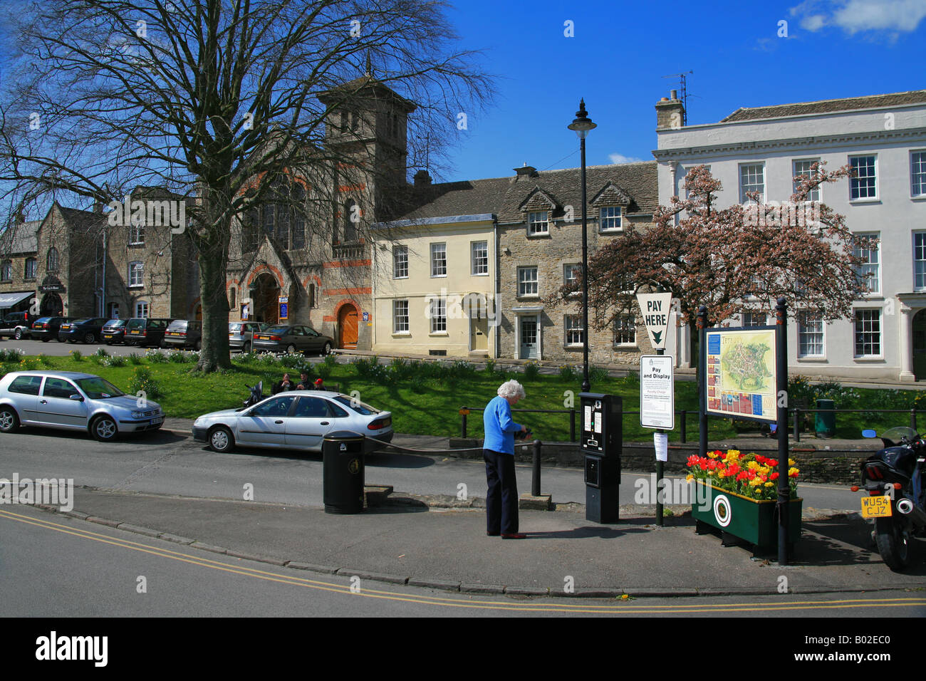 Pay & Display Messgerät in Chipping Straße Parkplatz mit der Chipping hinaus Tetbury Gloucestershire UK Stockfoto