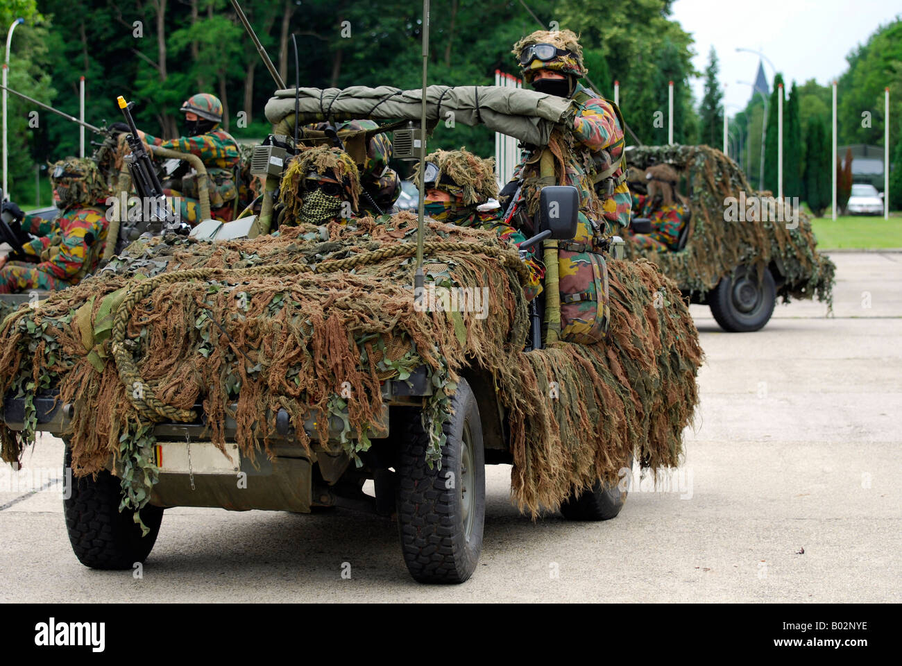 Recce oder Scout Team der belgischen Armee in ihren VW Iltis Jeeps in Aktion. Stockfoto