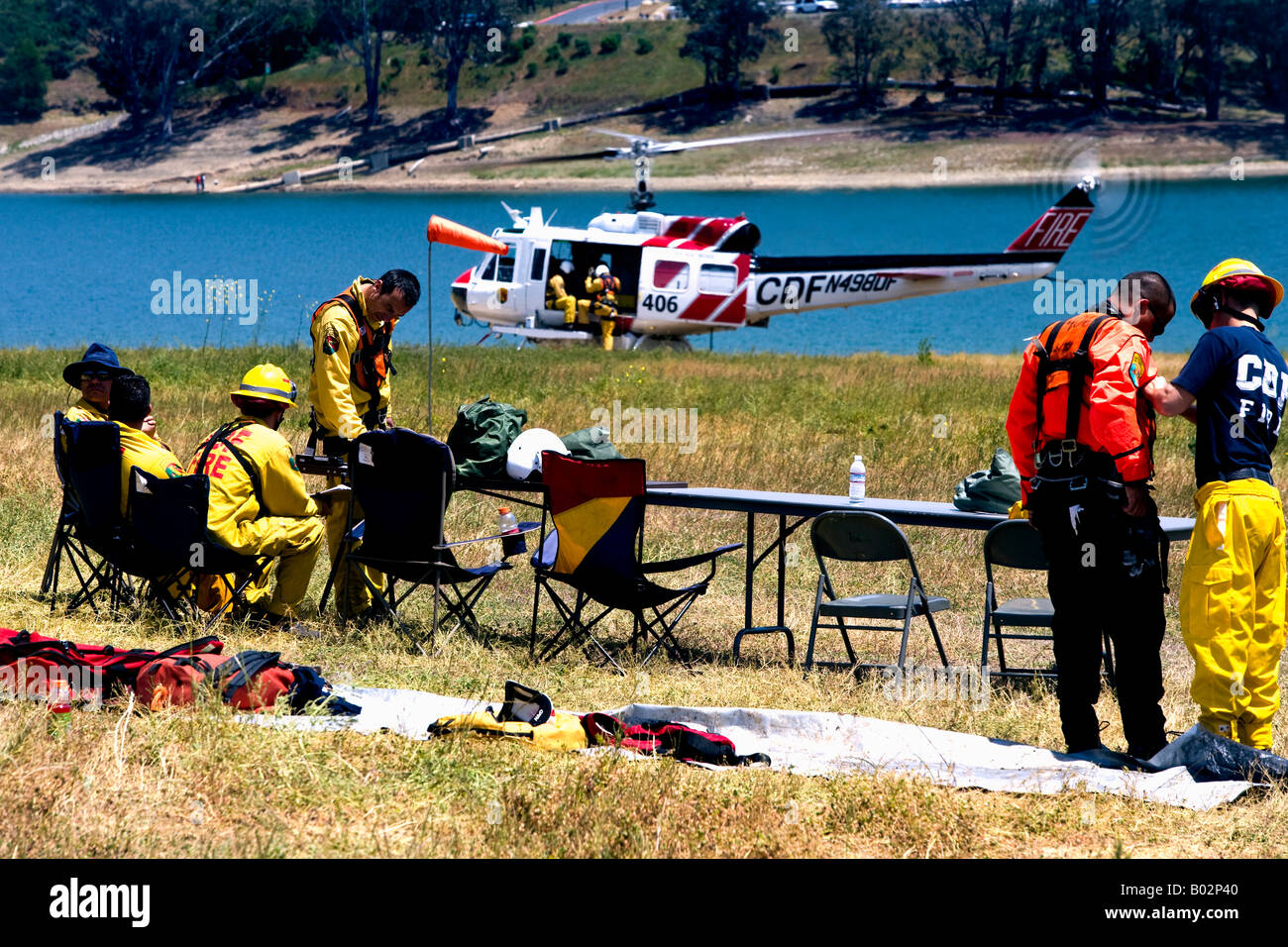 CAL Feuer CDF California Department of Forestry und Brandschutz-Training trainieren Sie im Lexington Reservoir in Los Gatos Cal Stockfoto