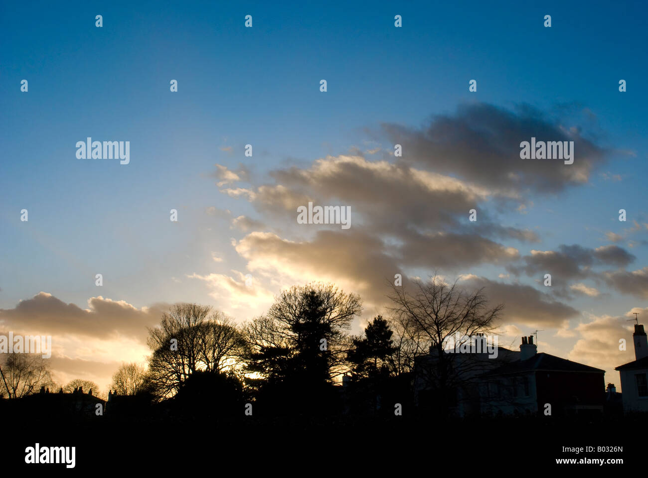 Haus-Linie gegen Sky-line Stockfoto