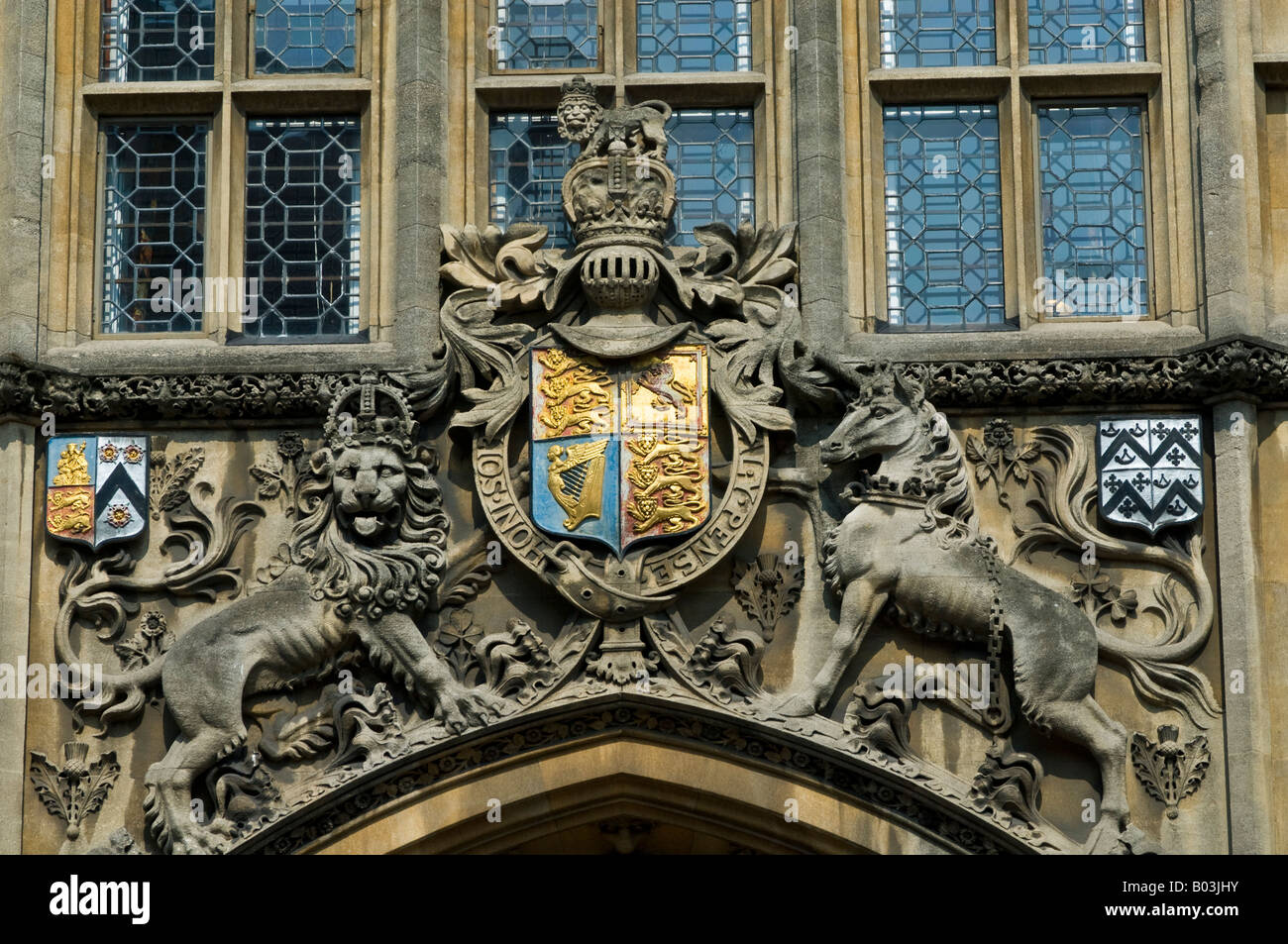 Königliches Wappen über dem Eingang zum Brasenose College in Oxford, England Stockfoto