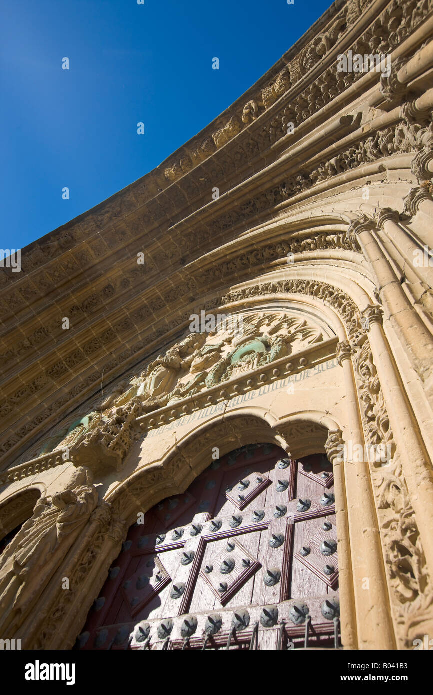 Details der Tür der Iglesia de San Pablo an der Plaza de Mayo, Stadt Ubeda - ein UNESCO-Weltkulturerbe, Provinz Jaen Stockfoto