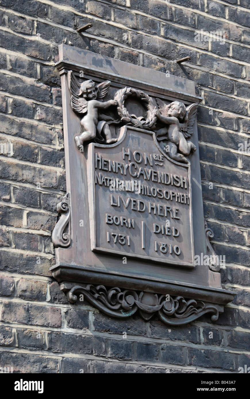 Kennzeichnung der Website, wo Henry Cavendish in Gower Street London lebte, Metallplakette Stockfoto