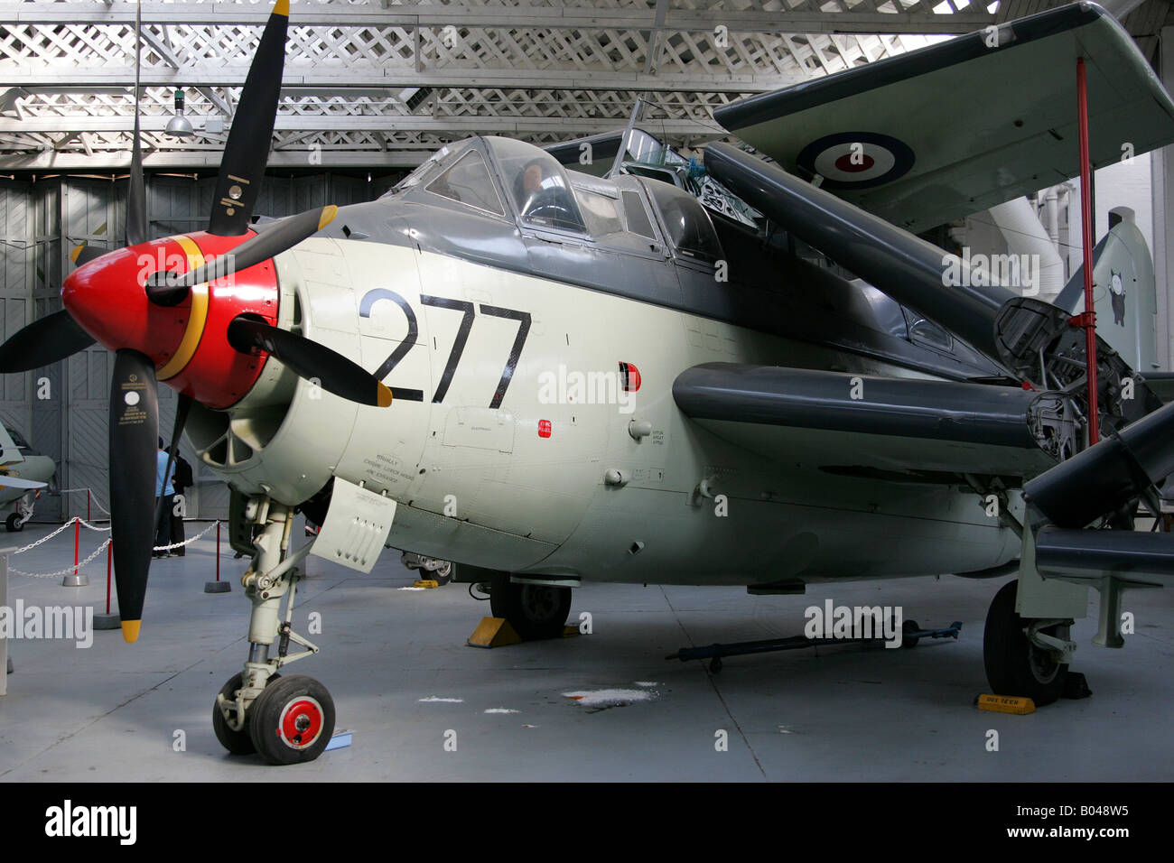 KÖNIGLICHE MARINE GANNET FLUGZEUG PROPELLER-IMPERIAL WAR MUSEUM DUXFORD MOTOR UND PROPELLER Stockfoto