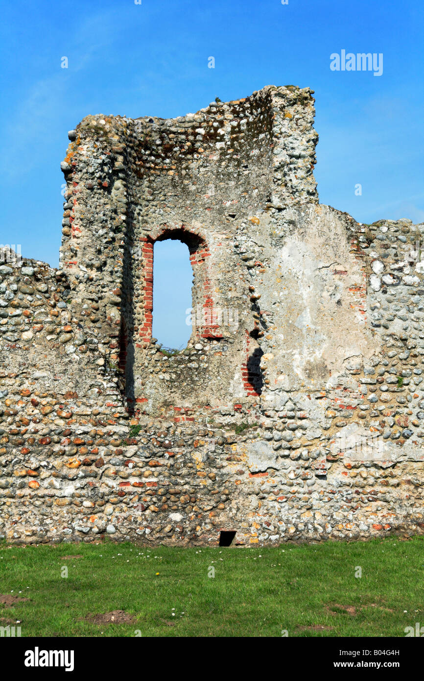 Detail der Turm von innen West Vorhang Wand der Baconsthorpe Burg, in der Nähe von Holt, Norfolk, Großbritannien. Stockfoto