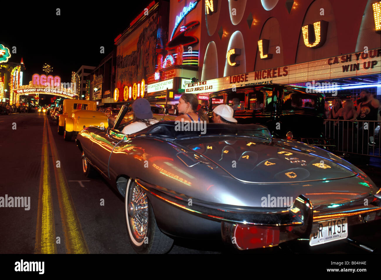 Cruising Virginia Street während heißen August Nächte, Reno, Nevada. Stockfoto