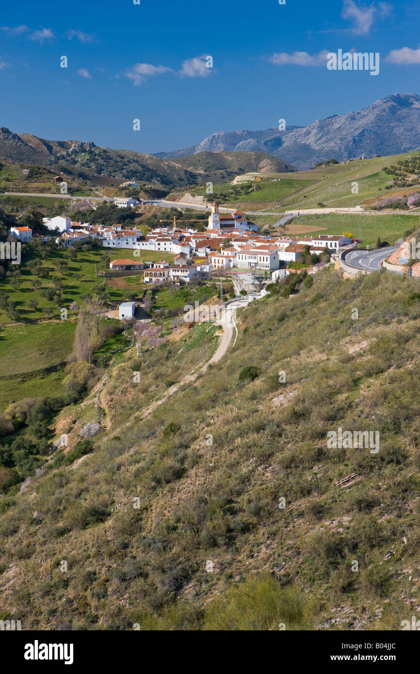 Weiße Dorf von Atajate, Pueblos Blancos, Serrania de Ronda, Costa Del Sol, Provinz Malaga, Andalusien (Andalusien) Europa. Stockfoto