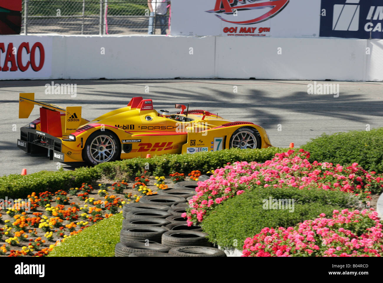 Üben Sie die #7 Penske Racing Porsche RS Spyder in Long Beach Grand Prix während 2 abbiegen. Stockfoto