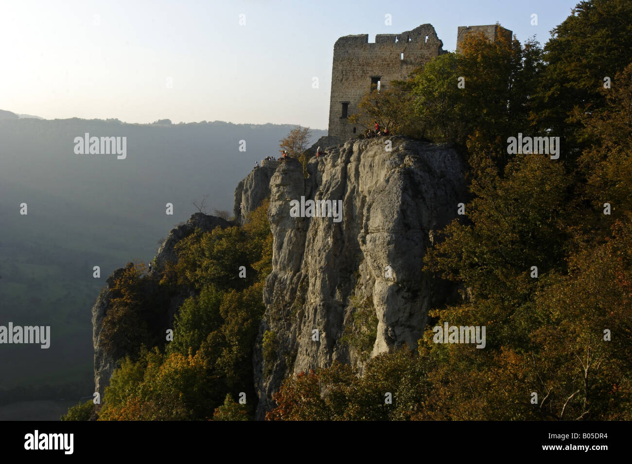 Klettern auf der Burg Reussenstein, Deutschland, Baden-Württemberg Stockfoto