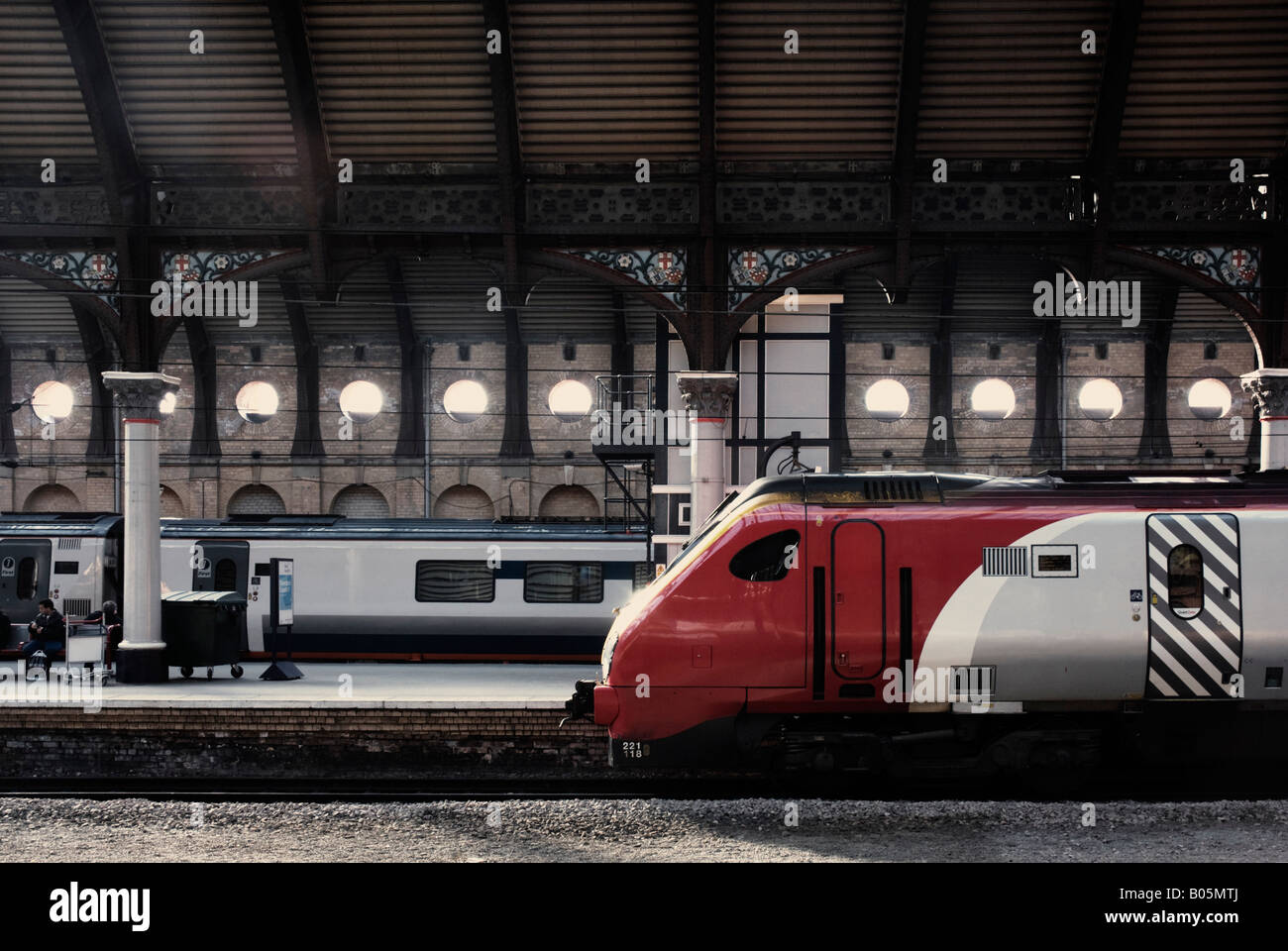 2 Züge in York Station Stockfoto