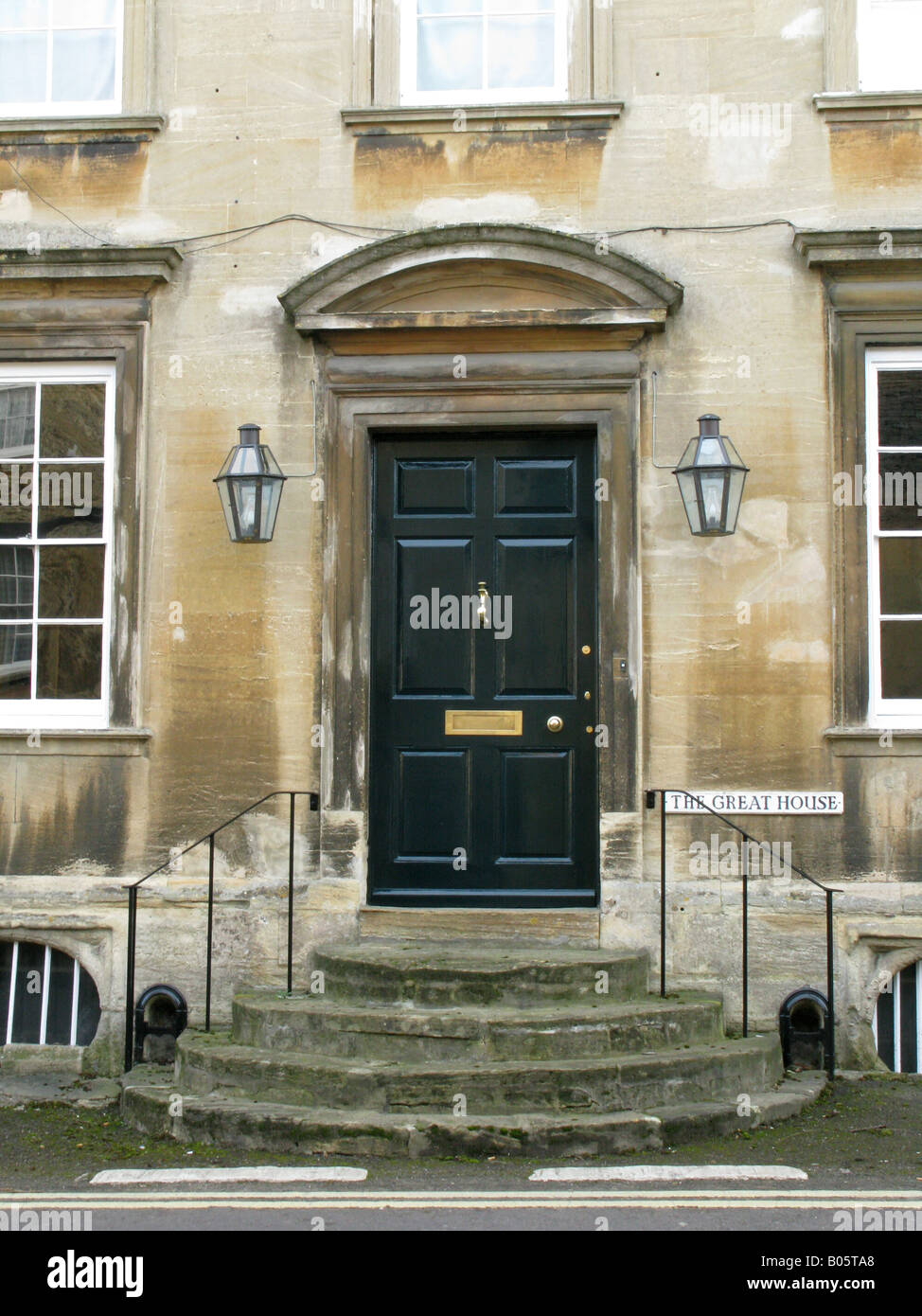 Tür des großen Hauses Burford Oxfordshire England UK Stockfoto
