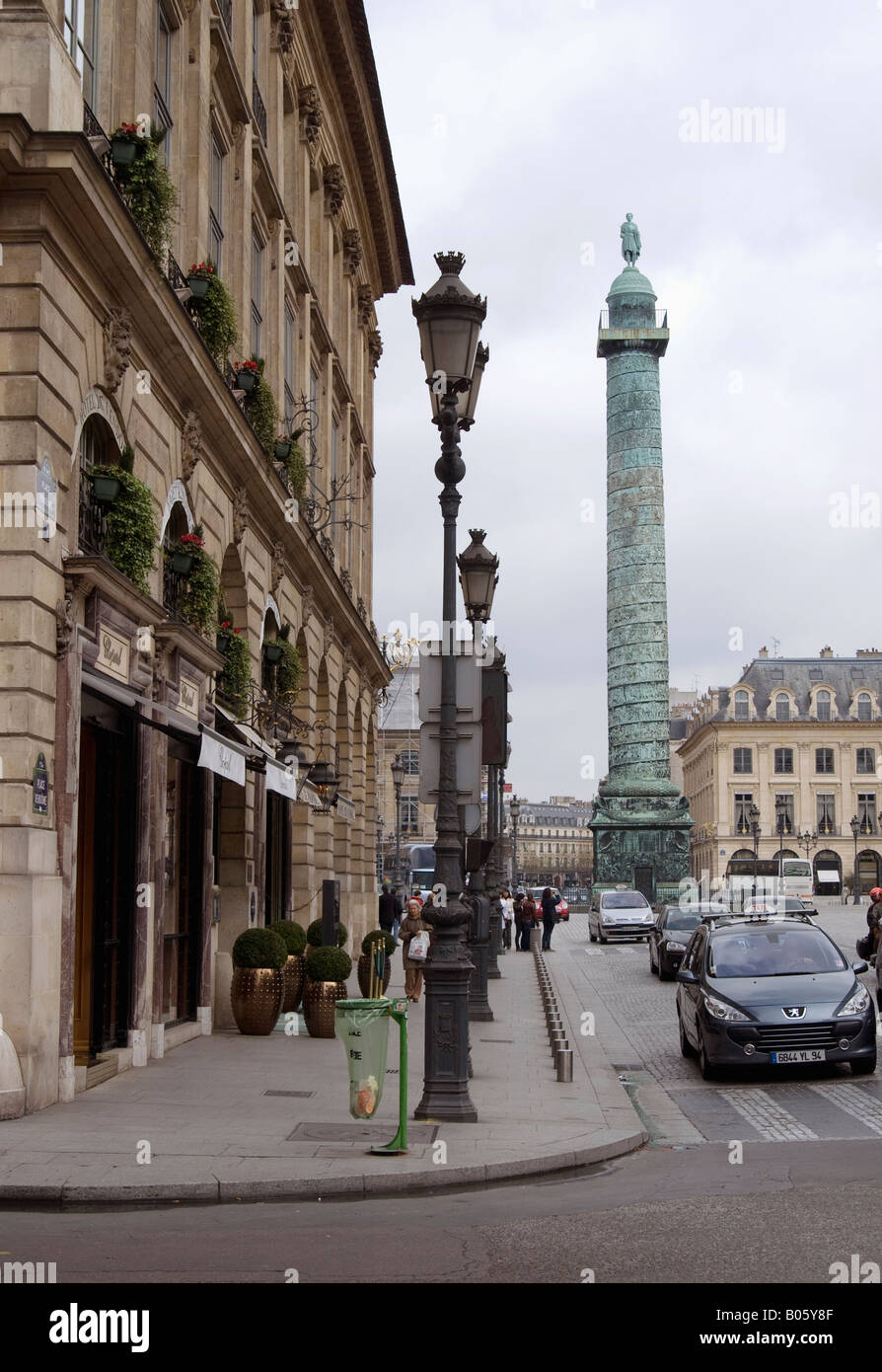 Der Place Vendome Paris Frankreich an einem trüben Frühlingstag. Stockfoto