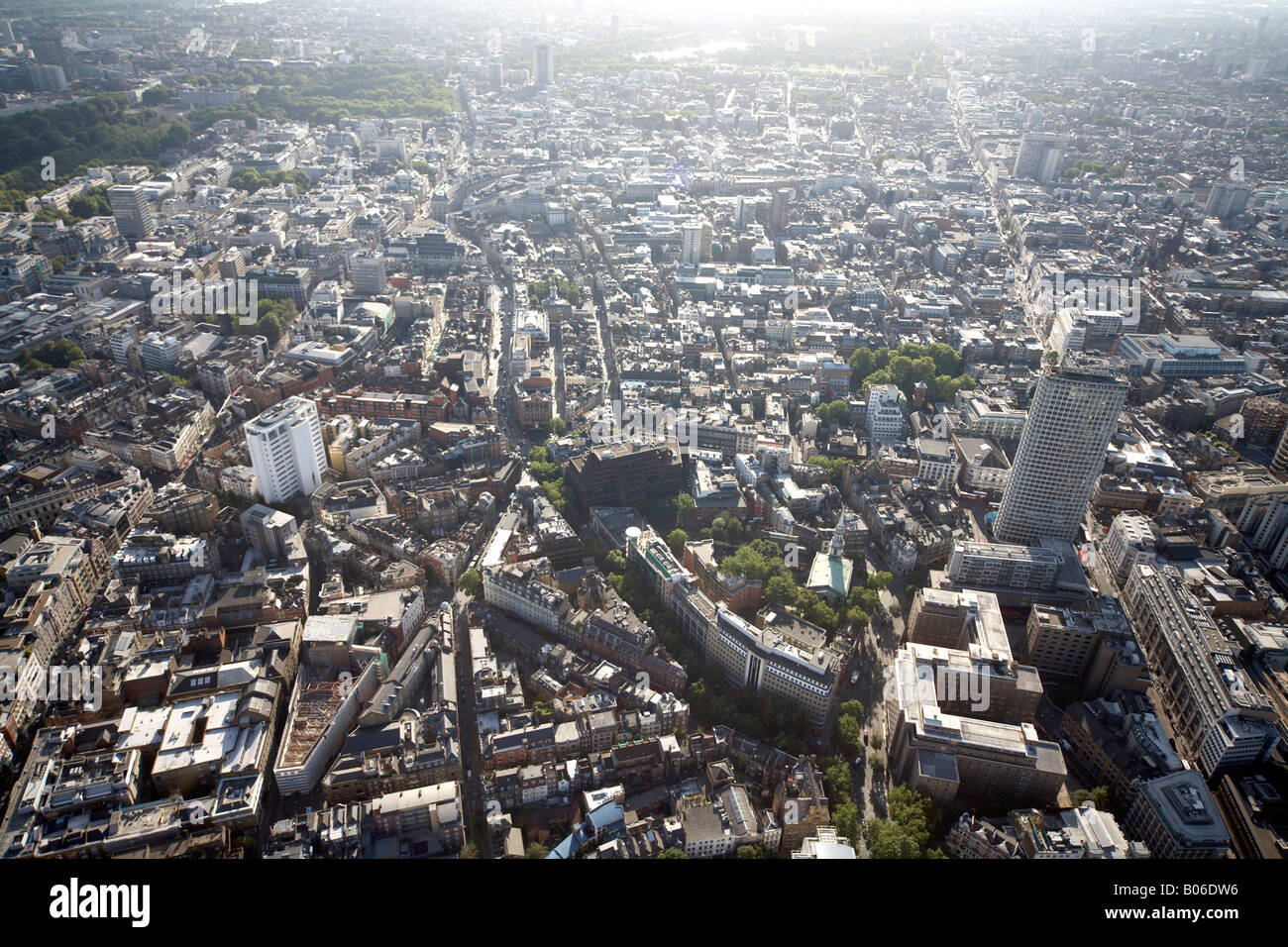 Luftbild südwestlich von Shaftesbury Avenue Cambridge Circus sieben Zifferblätter Covent Garden Soho Mayfair London WC2 W1 UK Stockfoto