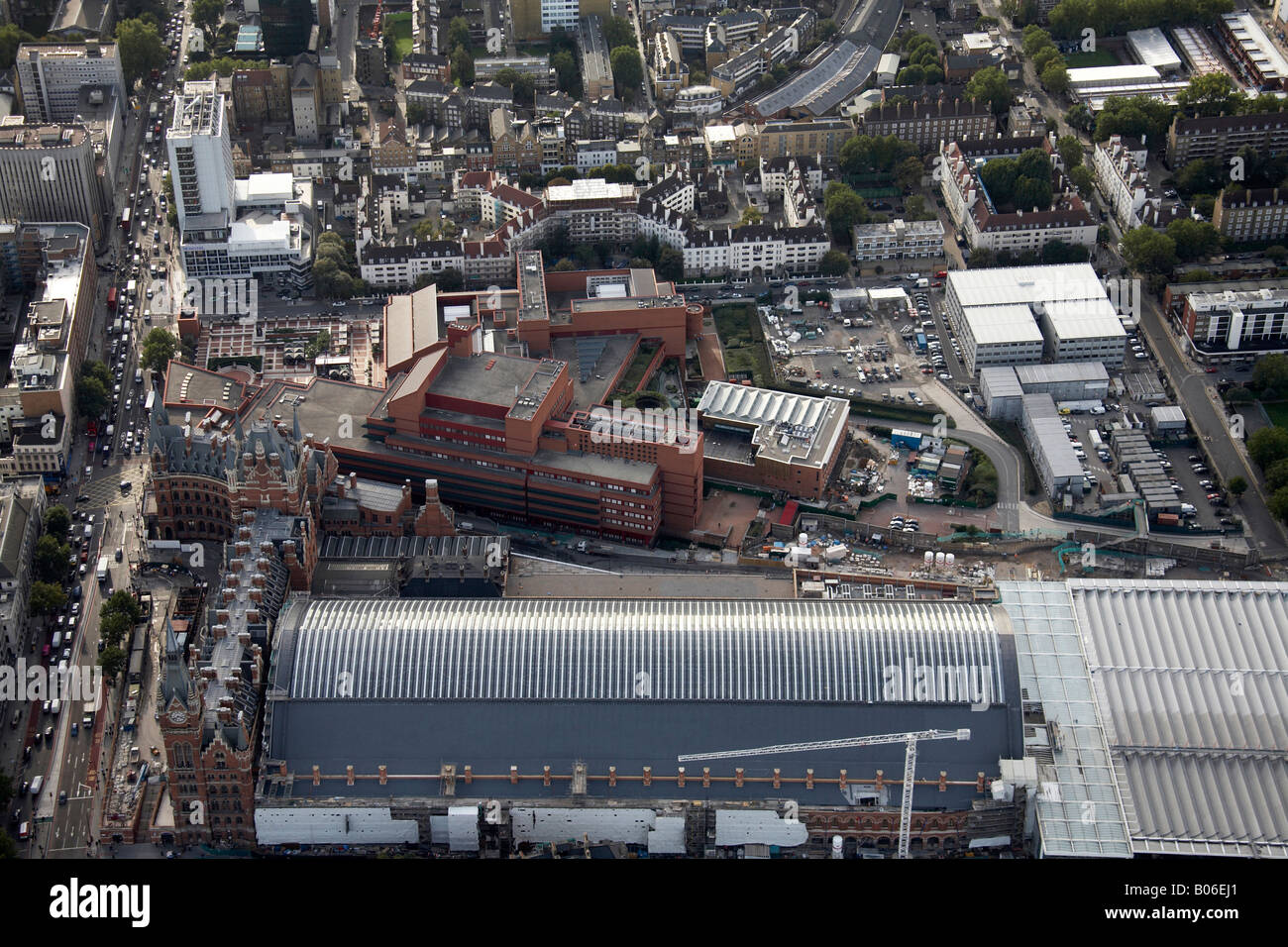 Luftbild Süden westlich von St Pancras Station The British Library Euston Road Ossulston Street Innenstadt Gebäude London NW1 UK Stockfoto