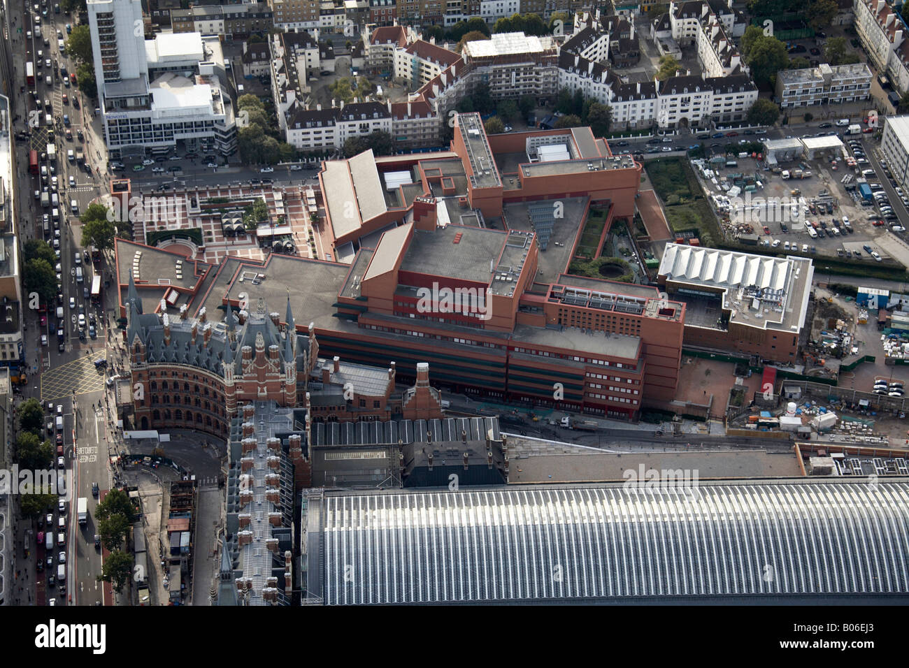 Luftbild Süden westlich von St Pancras Station The British Library Euston Road Ossulston Street Innenstadt Gebäude London NW1 UK Stockfoto