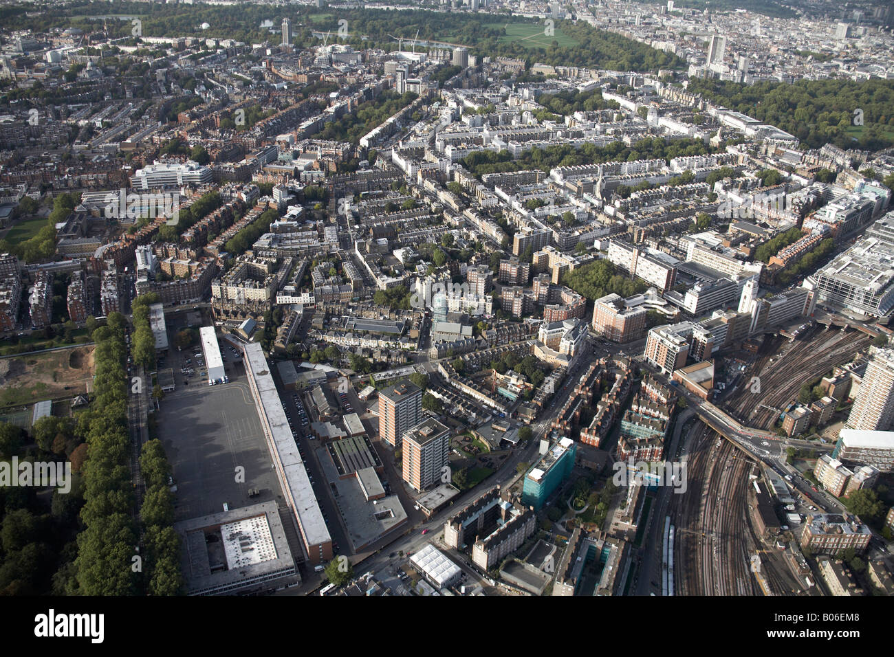 Luftbild Norden Linien westlich des Bahnhofs Victoria Bahnhof Innenstadt Gebäude Chelsea Barracks Hyde Green Park London SW1 Stockfoto