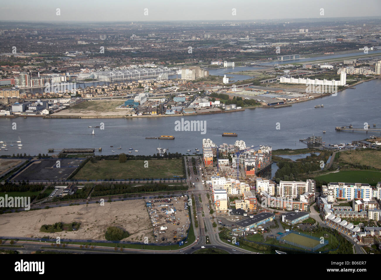 Luftbild Norden östlich von Greenwich Halbinsel Ökologie Park John Harrison Weg River Thames Royal Victoria Dock London SE10 E16 UK Stockfoto