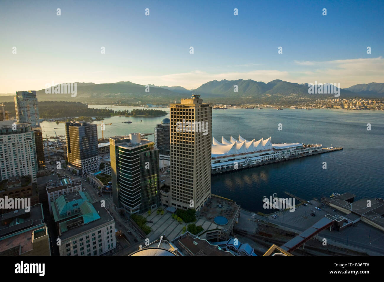 Hafen von Vancouver und Canada Place Komplex von LOOKOUT! Turm, Vancouver, Britisch-Kolumbien, Kanada Stockfoto