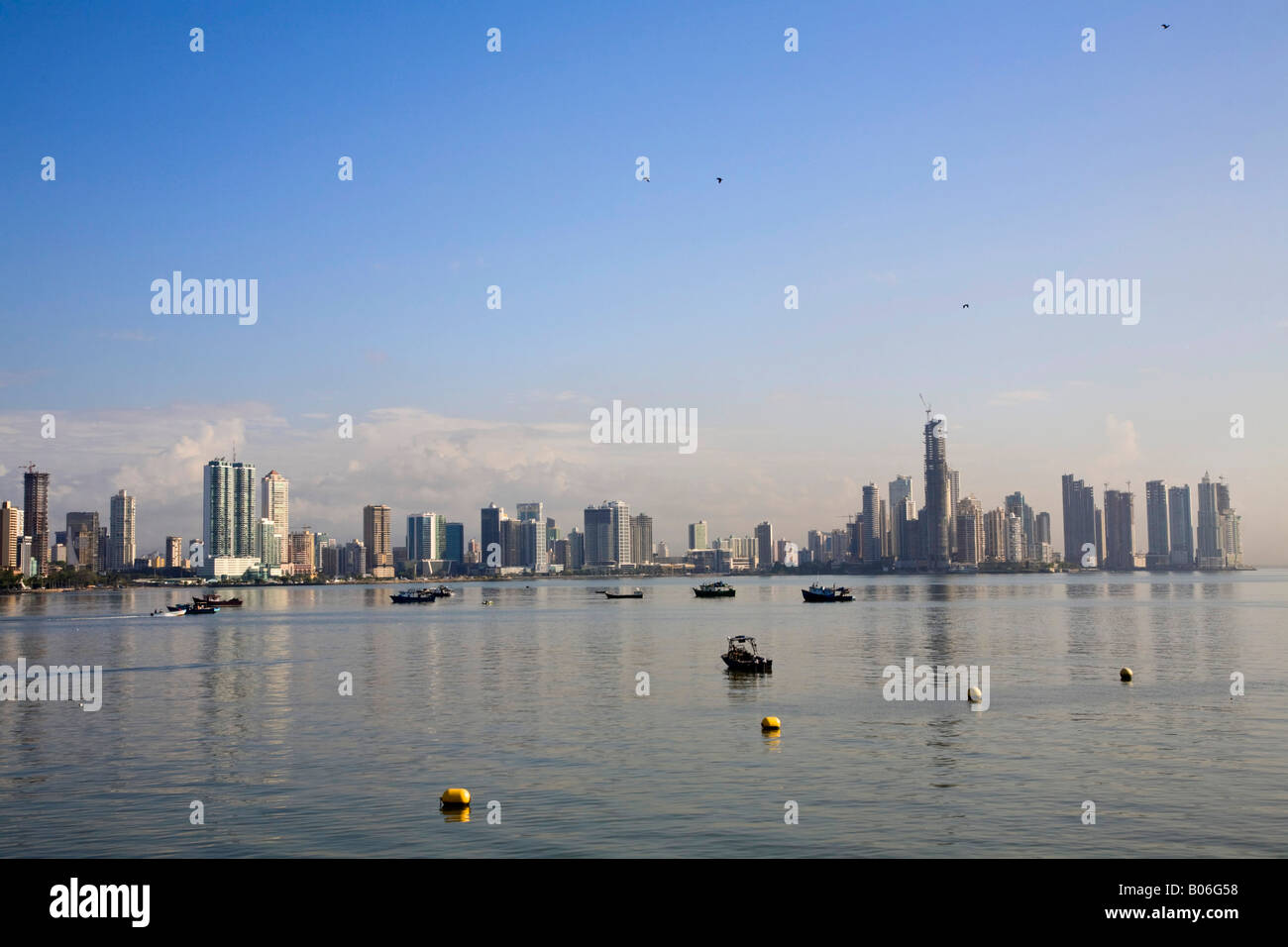 Panama, Panama-Stadt, Skyline der Stadt von der Amador Causeway Stockfoto