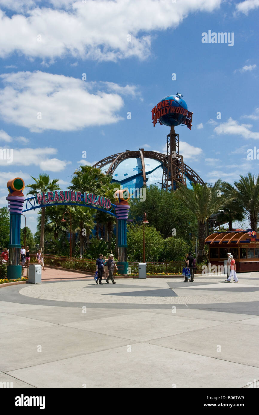 Planet Hollywood Weltkugel und Zeichen im Downtown Disney in Orlando Florida USA U S Fl Amerika Amerikaner Stockfoto