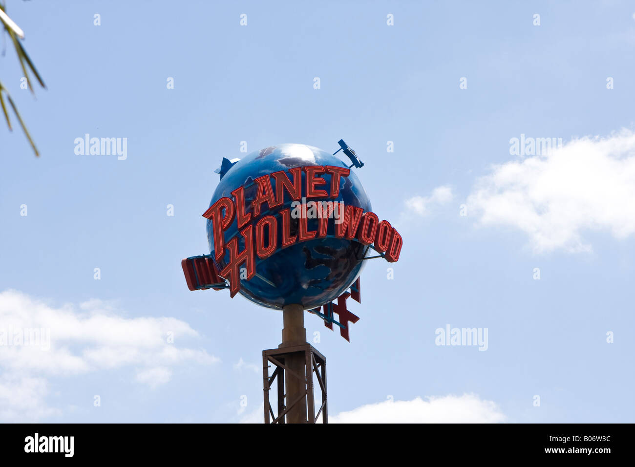 Planet Hollywood Weltkugel und Zeichen im Downtown Disney in Orlando Florida USA U S Fl Amerika Amerikaner Stockfoto