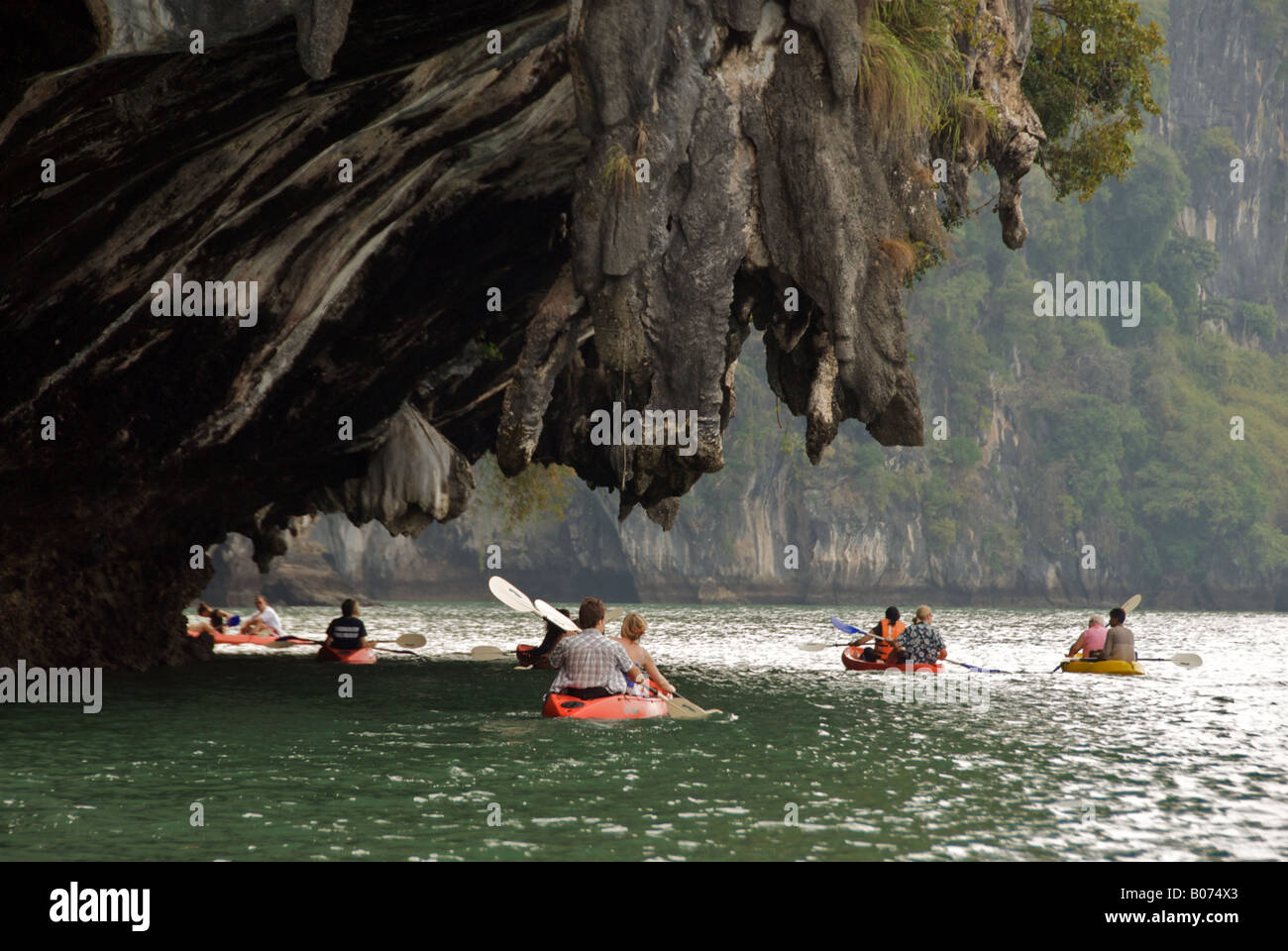 Kayak fahren Talabeng Insel Ko Lanta Thailand Stockfoto
