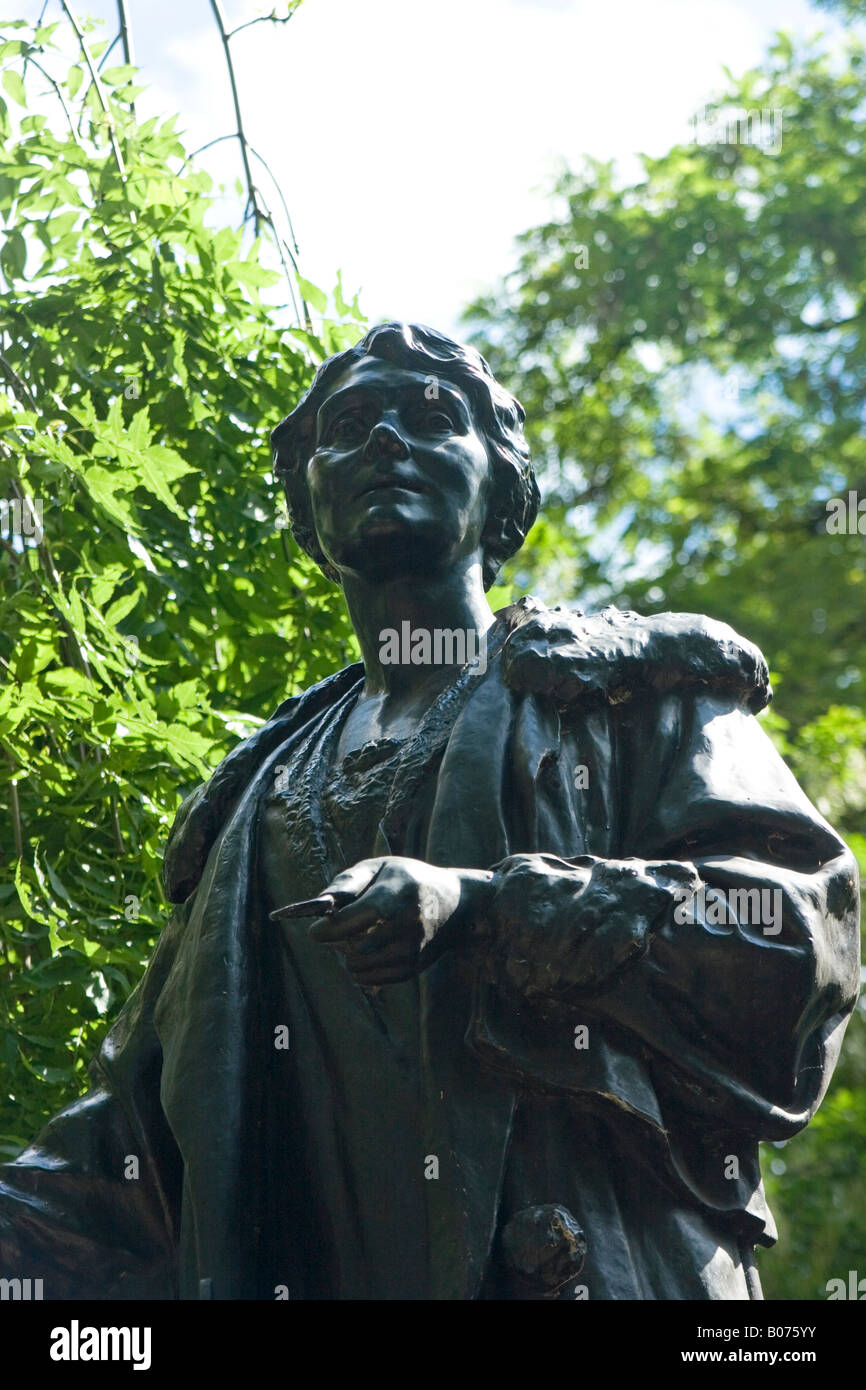 Statue von Suffragetten Pionier Frau Emmeline Pankhurst, Victoria Emankment Gardens, London Stockfoto