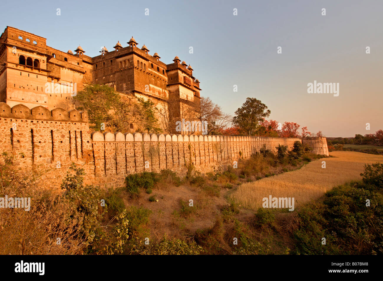 Orchha: Raj Mahal während des Sonnenuntergangs Stockfoto