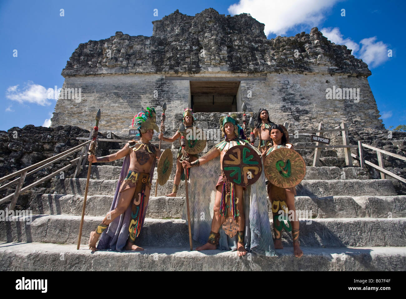 Guatemala, El Petén, Tikal, Gran Plaza, Tempel 11 Reinactment Maya Zeremonie Stockfoto