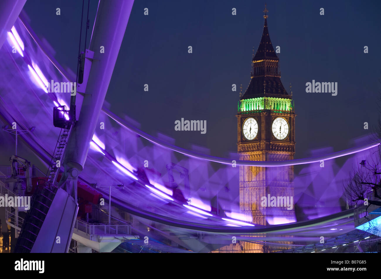 London Eye und Big Ben, Southbank, London, England Stockfoto