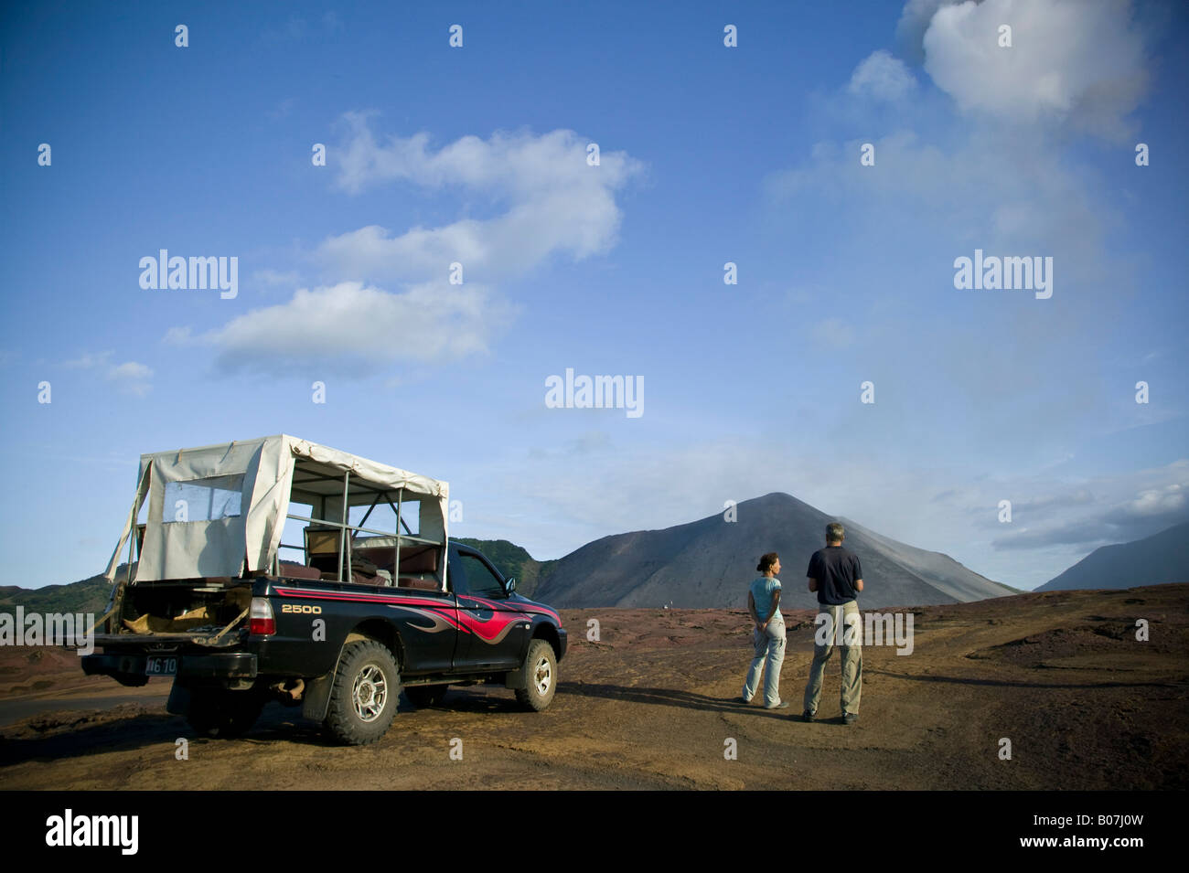 Vanuatu, Tanna Island, Vulkan Mt. Yasur, Besucher der Vulkan Aschenebene Stockfoto
